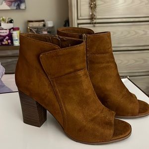 100% Vegan lovely ankle booties